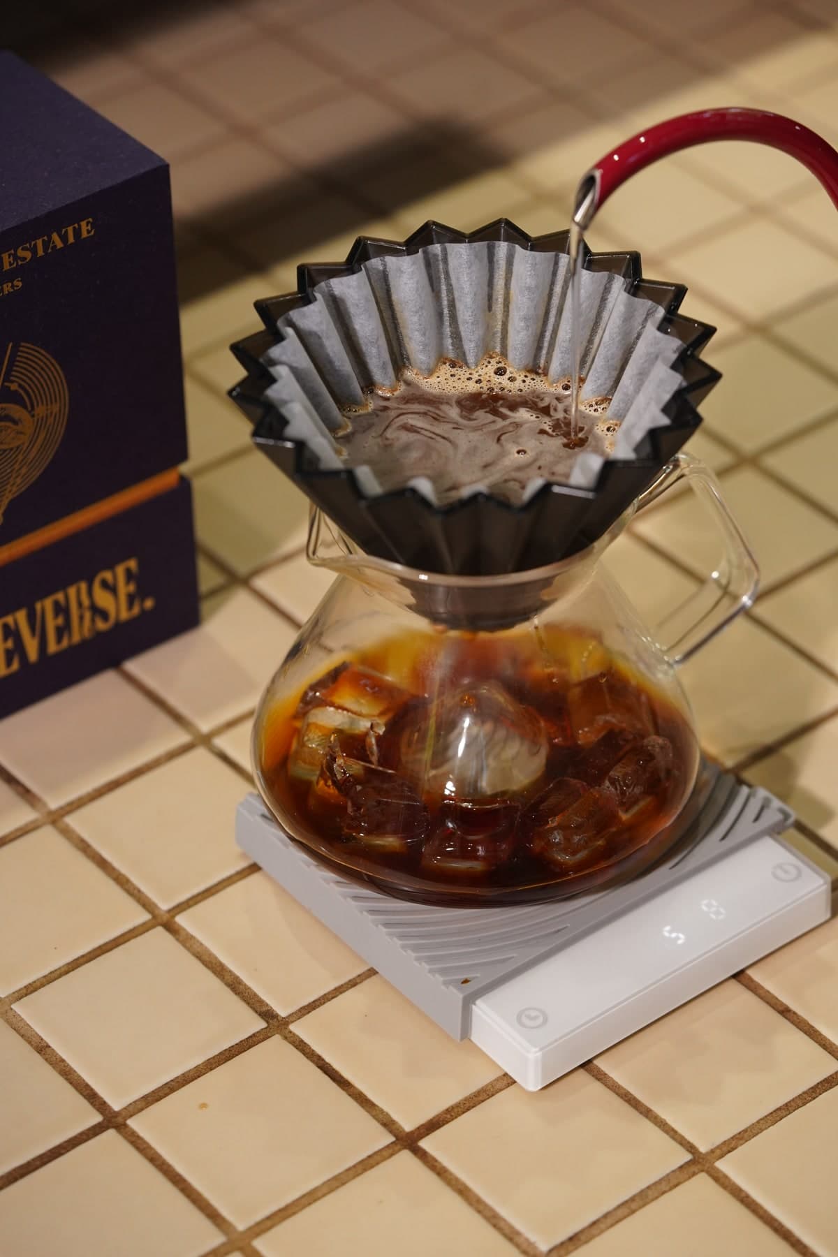 Coffeeverse pour-over coffee brewing on a scale
