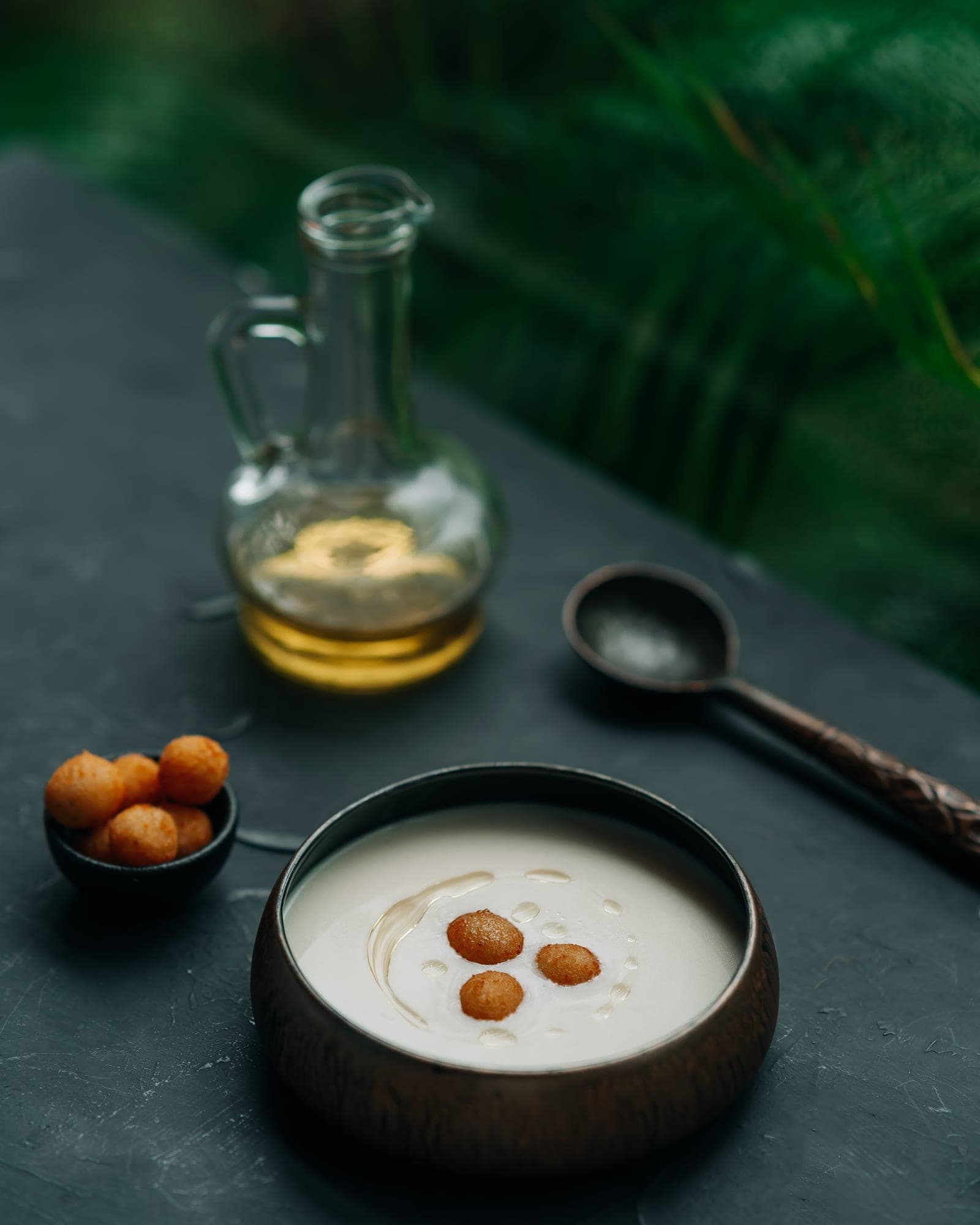 Nosh dish, styled product shot