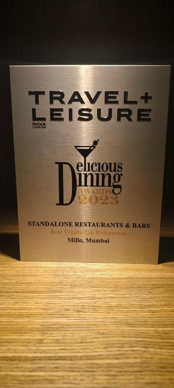 Travel + Leisure Delicious Dining Awards 2023 trophy — Standalone Restaurants & Bars