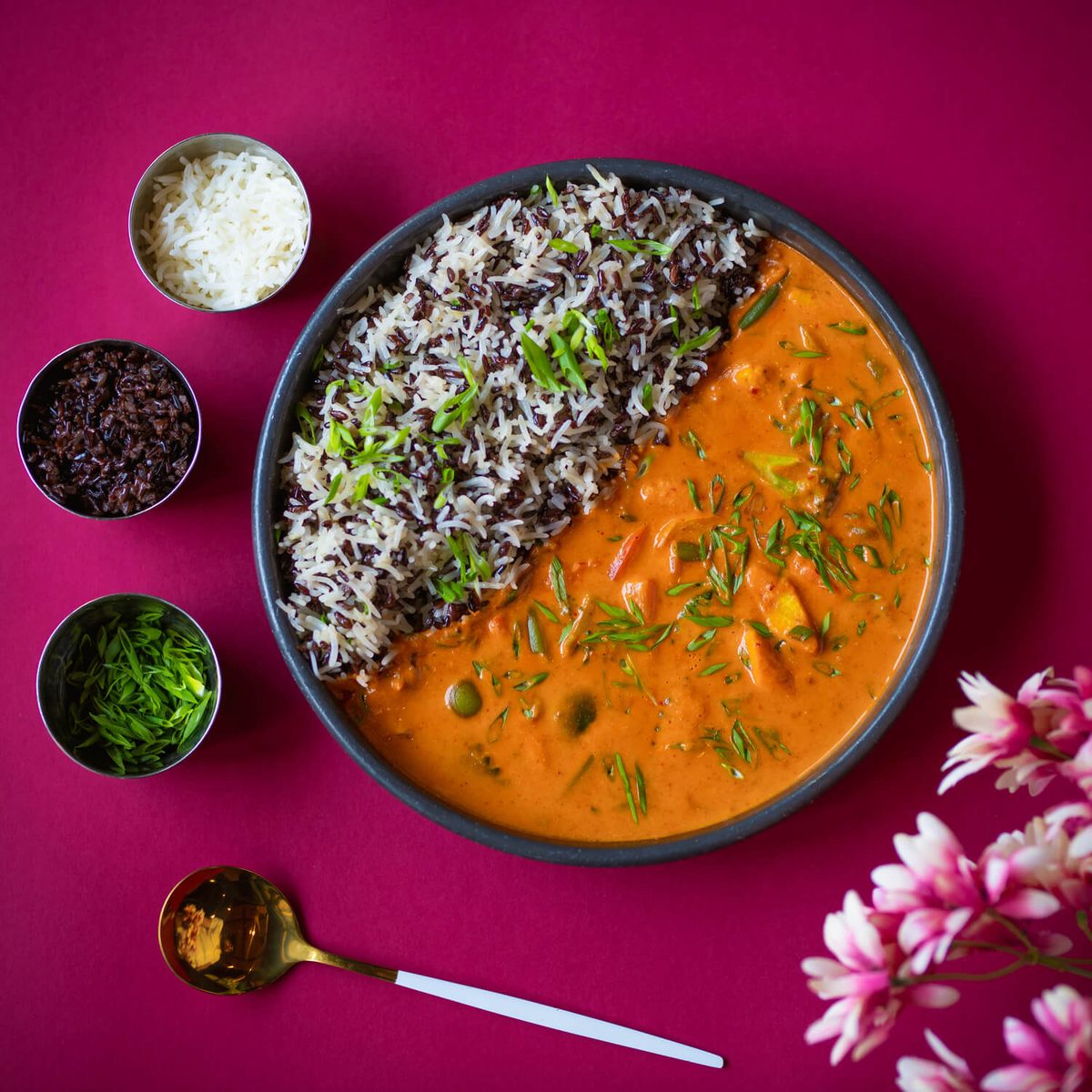 Rangeen dal makhani and rice, plated